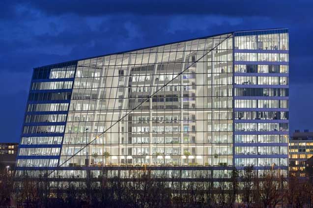 the-edge-amsterdam-worlds-most-sustainable-office-building